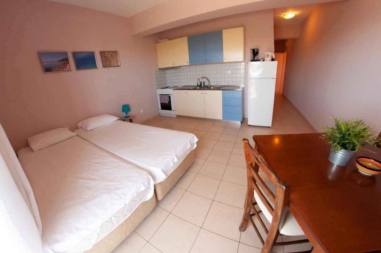 Ithaki Holidays Frinion Bagian luar foto